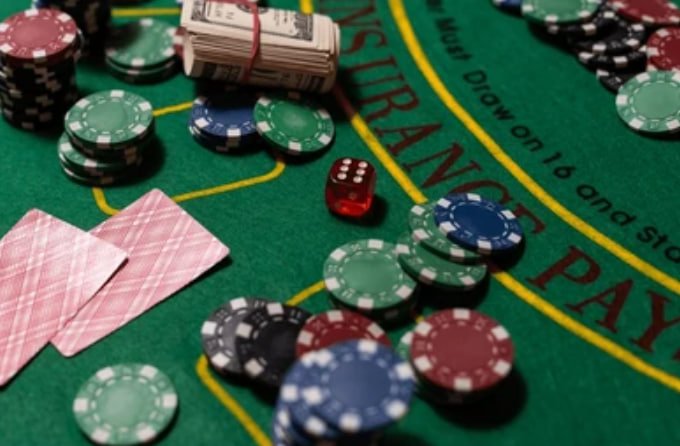 Màn hình game slot online đầy màu sắc trên điện thoại Việt Nam